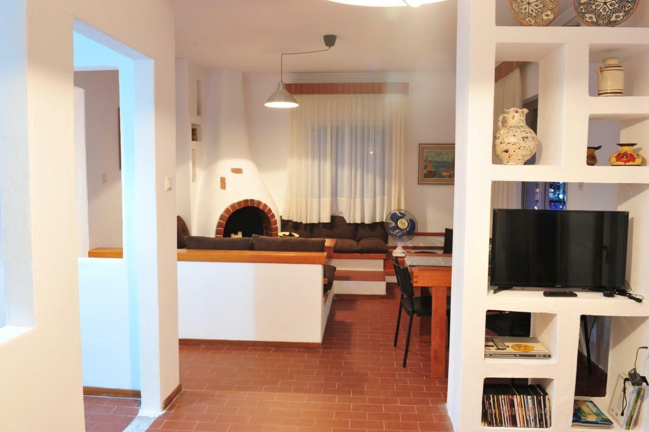 Apartment 99 Néa Péramos Exteriör bild